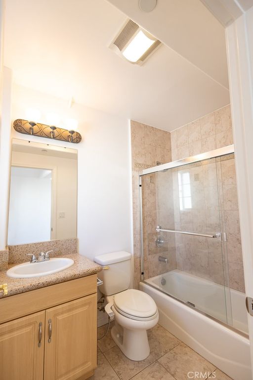 Image 15 of property listing at 364 W Wilson Avenue 3, Glendale, CA 91203