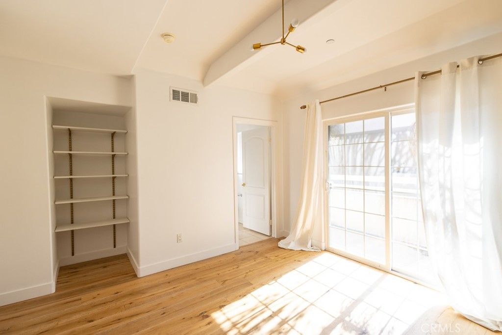 Image 18 of property listing at 364 W Wilson Avenue 3, Glendale, CA 91203