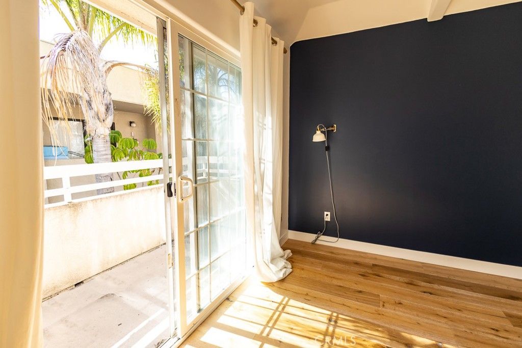 Image 20 of property listing at 364 W Wilson Avenue 3, Glendale, CA 91203