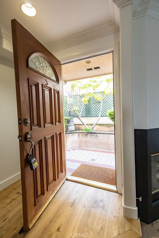 Image 21 of property listing at 364 W Wilson Avenue 3, Glendale, CA 91203