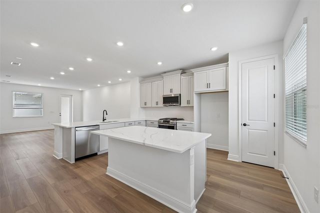 8229 SEAFLOWER PARKWAY, Bradenton, FL 34210
