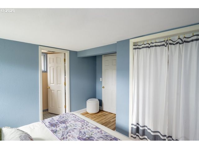 6035 Se KNIGHT St, Portland, OR 97206