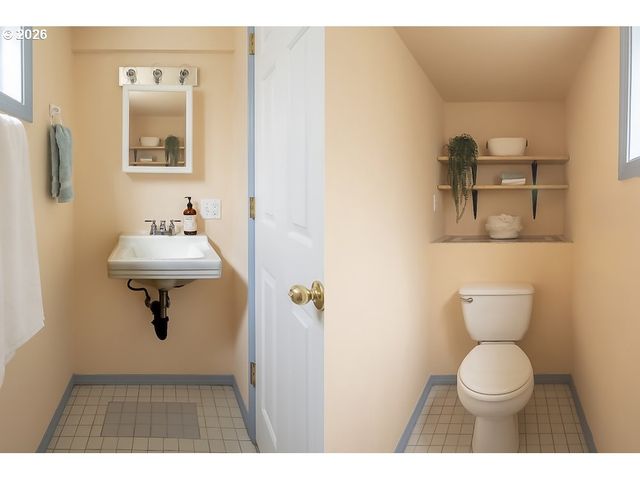 6035 Se KNIGHT St, Portland, OR 97206