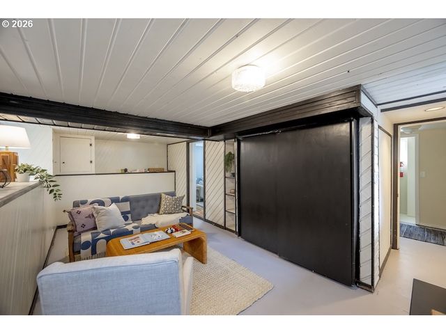 6035 Se KNIGHT St, Portland, OR 97206