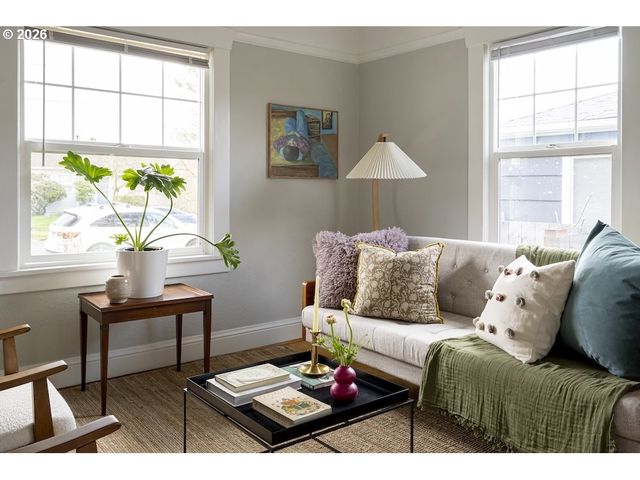 6035 Se KNIGHT St, Portland, OR 97206