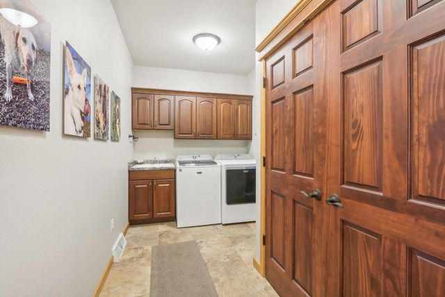 3811 Riege Lane, Deerfield, WI 53531