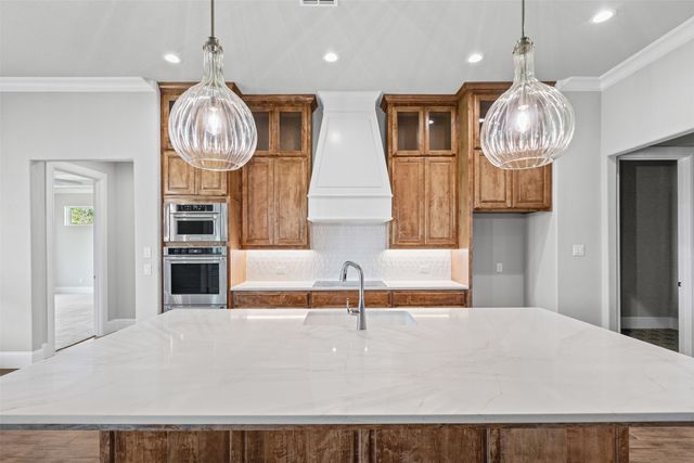 123 Club House Drive, Weatherford, TX 76087