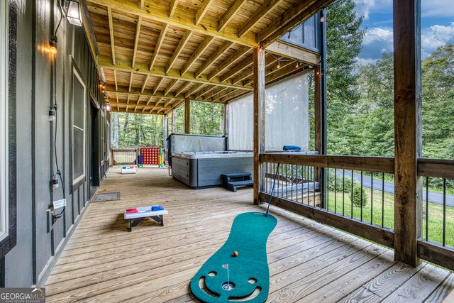 284 Lees Ride, Mccaysville, GA 30555
