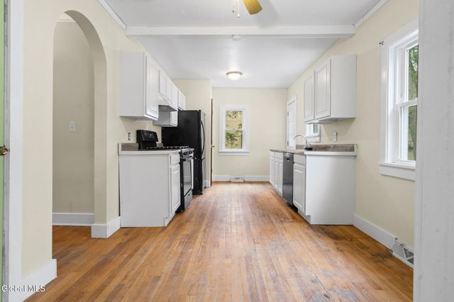 633 Fillmore Avenue, Niskayuna, NY 12304