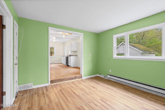 633 Fillmore Avenue, Niskayuna, NY 12304