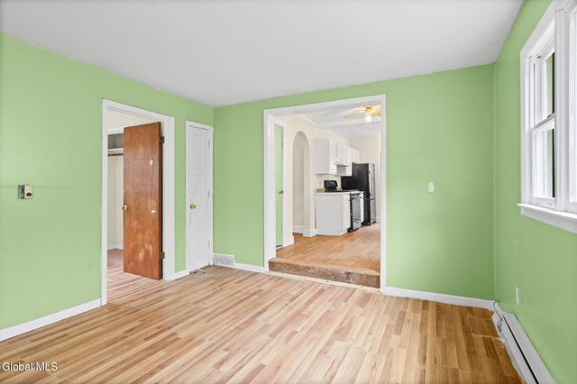 633 Fillmore Avenue, Niskayuna, NY 12304