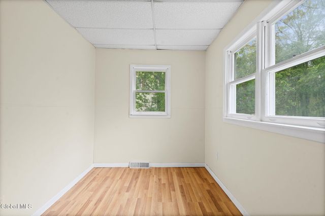 633 Fillmore Avenue, Niskayuna, NY 12304