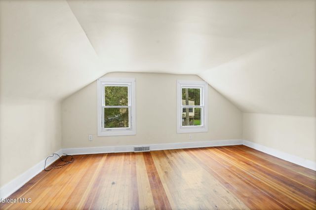 633 Fillmore Avenue, Niskayuna, NY 12304