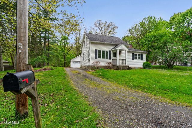 633 Fillmore Avenue, Niskayuna, NY 12304