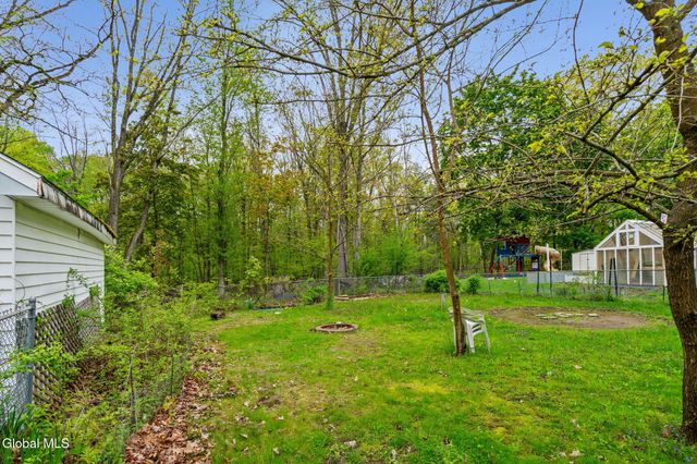 633 Fillmore Avenue, Niskayuna, NY 12304