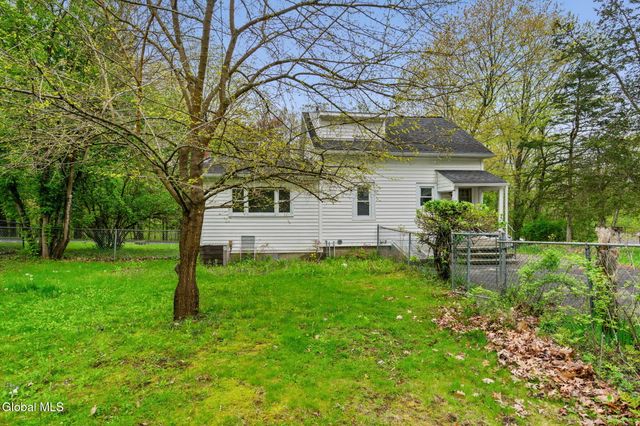 633 Fillmore Avenue, Niskayuna, NY 12304