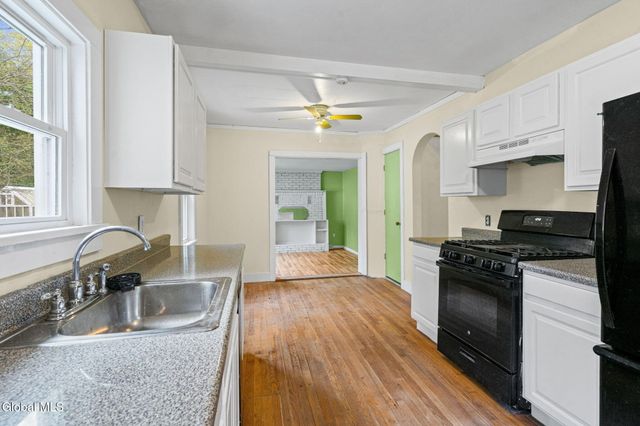 633 Fillmore Avenue, Niskayuna, NY 12304
