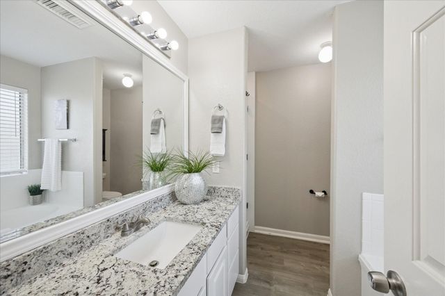 3206 Deer Trail Drive, Alvin, TX 77511