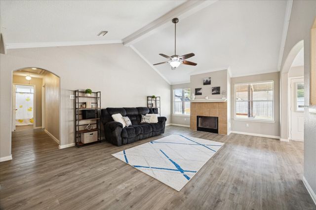 3206 Deer Trail Drive, Alvin, TX 77511