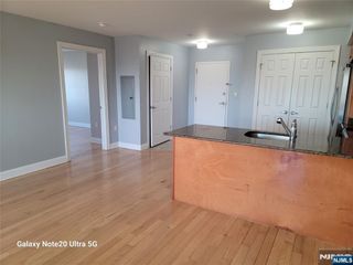 411 E Brinkerhoff Avenue 111, Palisades Park, NJ 07650
