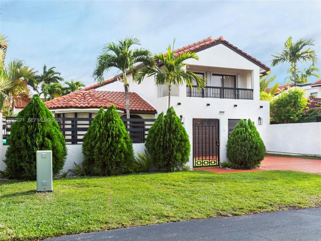 11722 SW 107th Ter, Miami, FL 33186