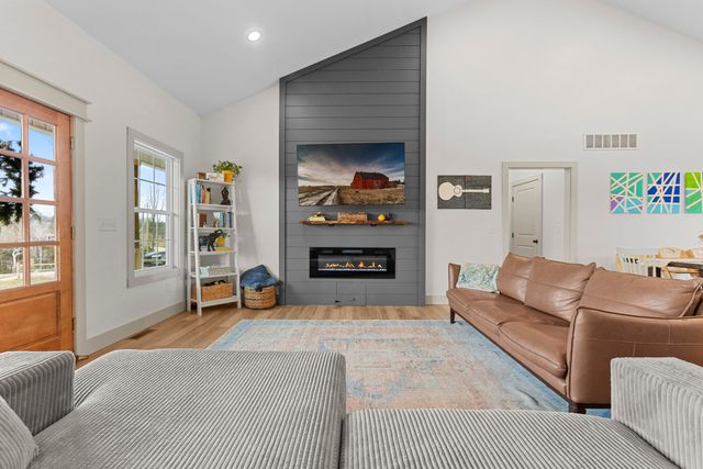 151 Covered Bridge Lane, Frankfort, KY 40601