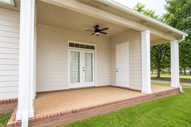 2651 N Westminster Drive, Fayetteville, AR 72704