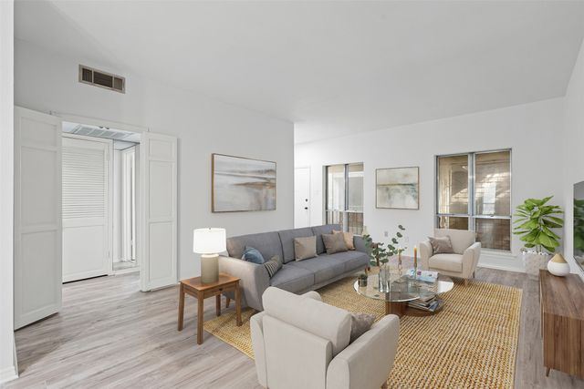 4320 Bellaire Drive S 236W, Fort Worth, TX 76109