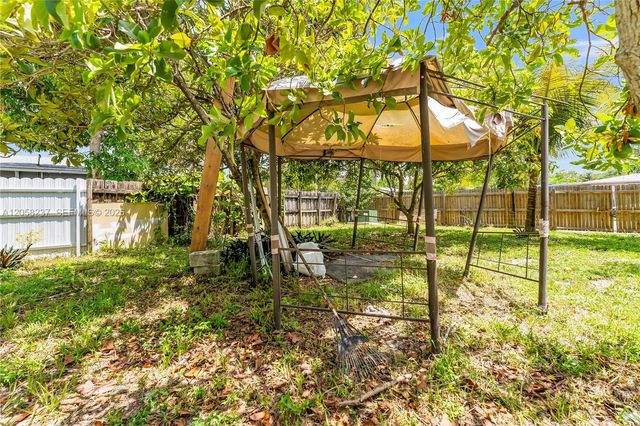3611 SW 36th Street, West Park, FL 33023