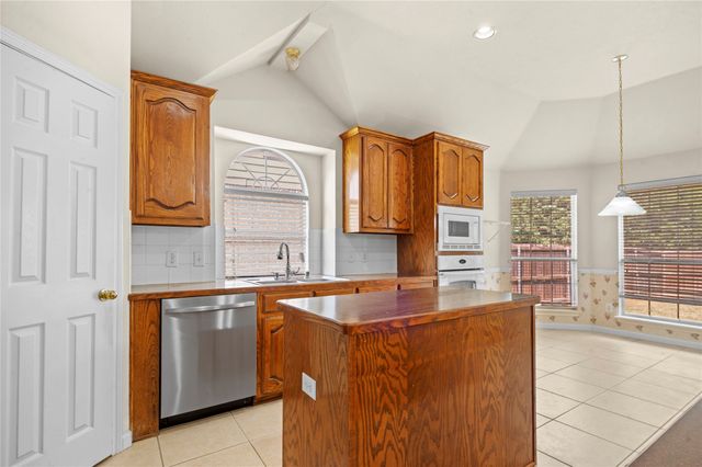 2716 Potter Court, Grand Prairie, TX 75052