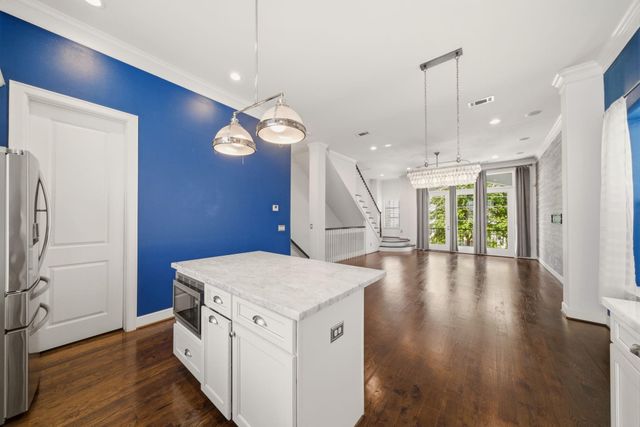 911 W Drew Street, Houston, TX 77006