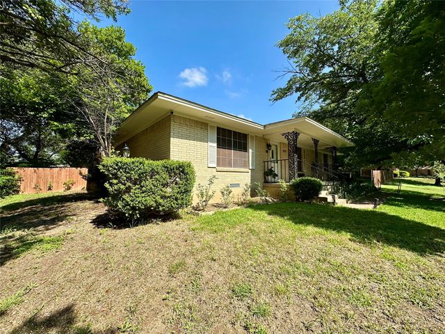 808 RAY ANDRA, Desoto, TX 75115