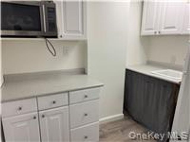 387A Jericho Turnpike 2, Floral Park, NY 11001