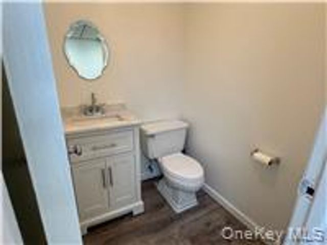 387A Jericho Turnpike 2, Floral Park, NY 11001