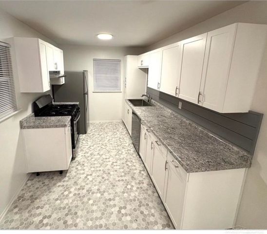 5724 Cranston Street, Portage, MI 49002