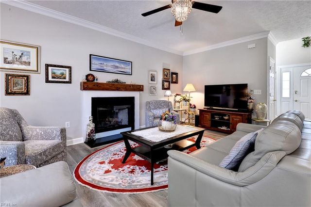 305 Minnie CIR, Newport News, VA 23608