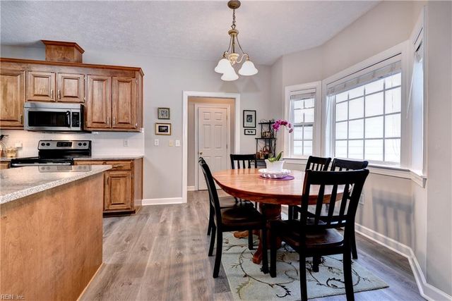305 Minnie CIR, Newport News, VA 23608