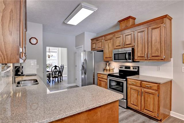 305 Minnie CIR, Newport News, VA 23608