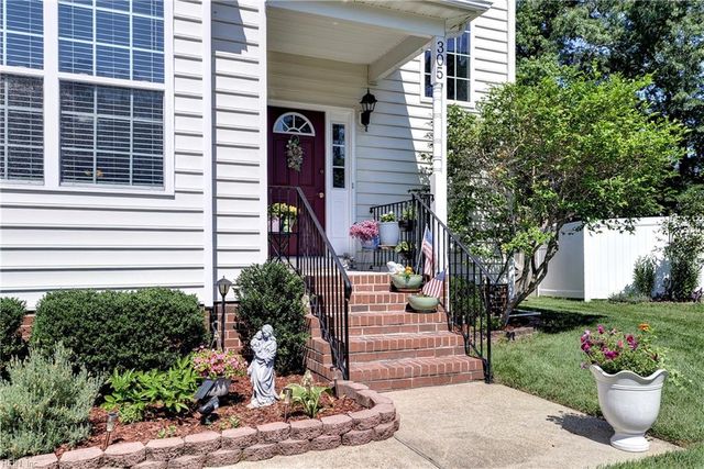 305 Minnie CIR, Newport News, VA 23608