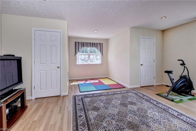 305 Minnie CIR, Newport News, VA 23608