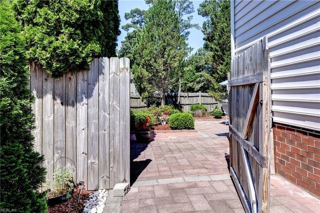 305 Minnie CIR, Newport News, VA 23608