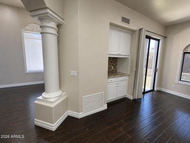 21644 N 61st Avenue, Glendale, AZ 85308