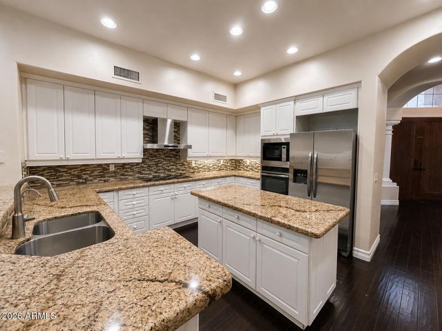 21644 N 61st Avenue, Glendale, AZ 85308