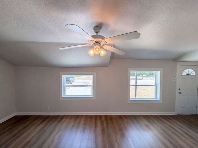 1418 Moss Street, Gainesville, TX 76240