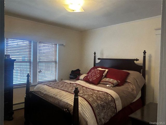 25 Martha Terrace Upper, Floral Park, NY 11001