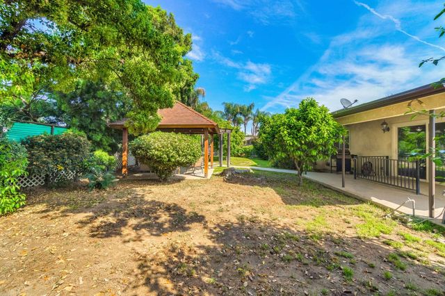 1488 Whittier Avenue, Clovis, CA 93611