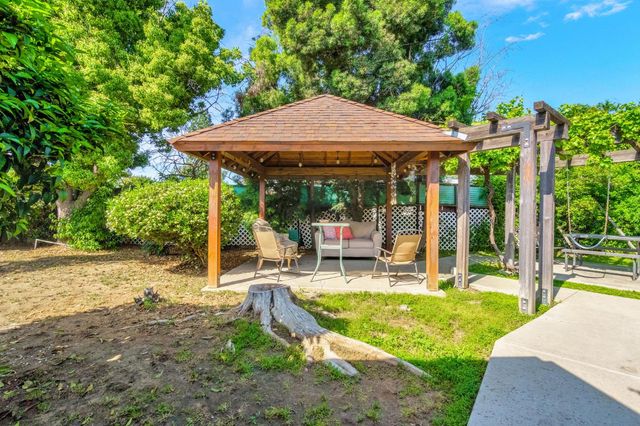 1488 Whittier Avenue, Clovis, CA 93611