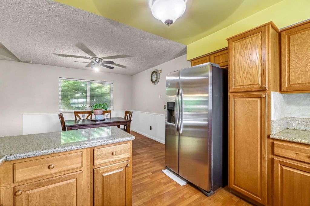 Image 13 of property listing at 1488 Whittier Avenue, Clovis, CA 93611