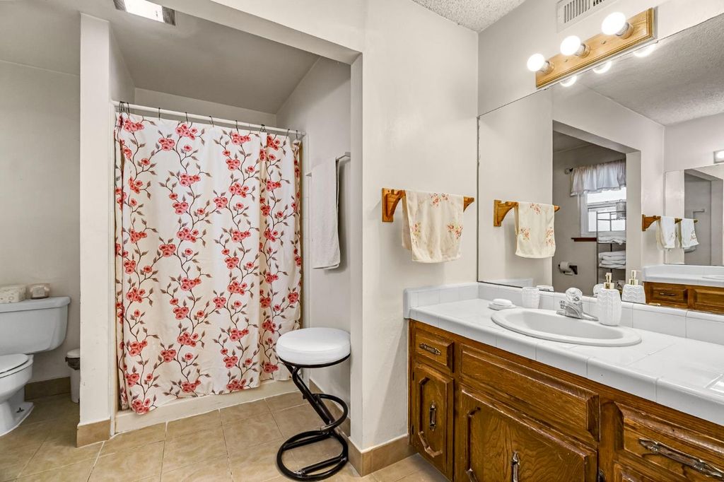 Image 20 of property listing at 1488 Whittier Avenue, Clovis, CA 93611