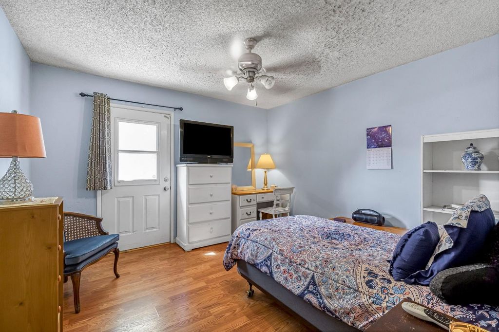 Image 21 of property listing at 1488 Whittier Avenue, Clovis, CA 93611